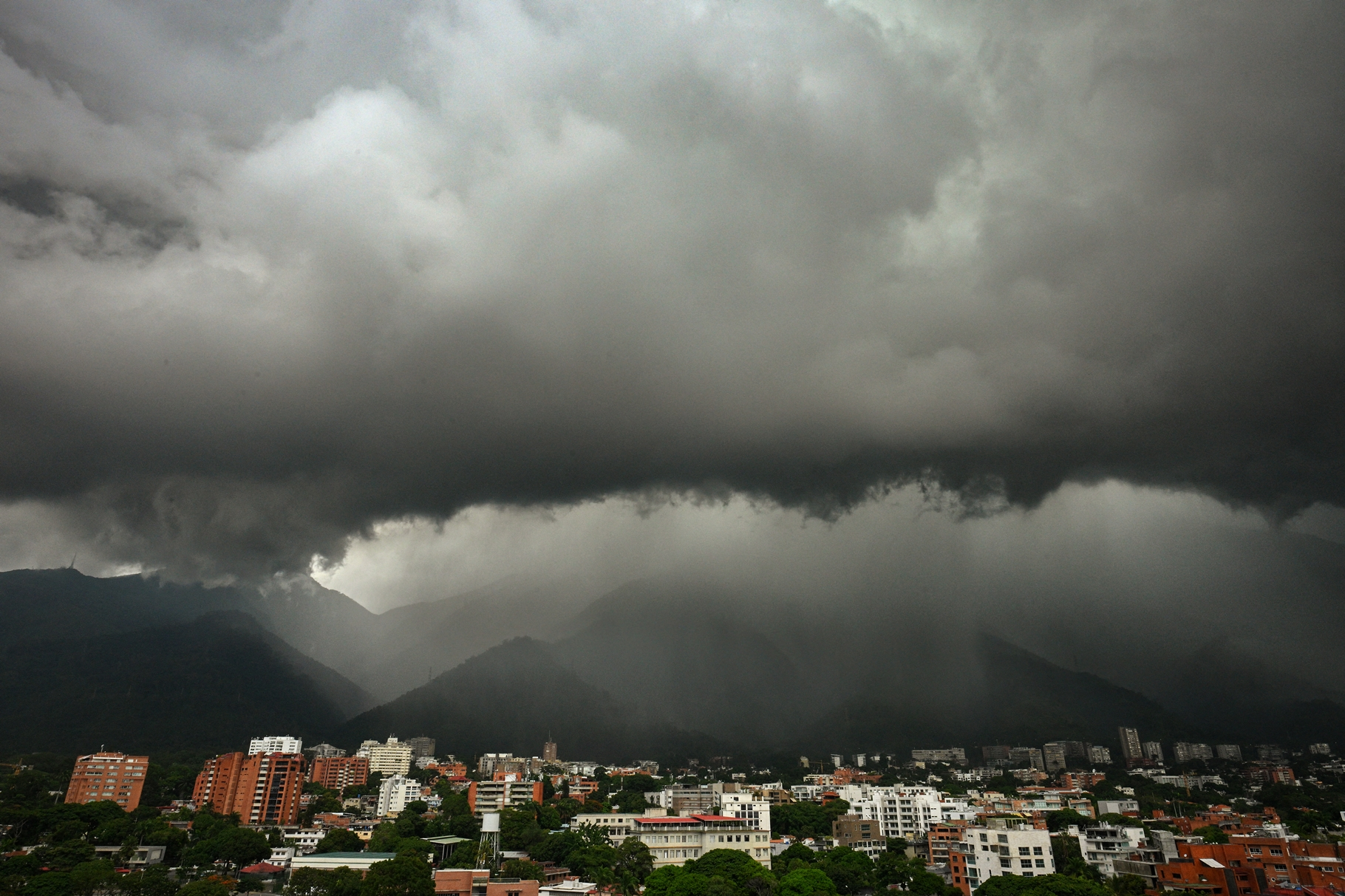 Inameh | Onda Tropical N.° 2 se desplaza este #29May hacia Venezuela