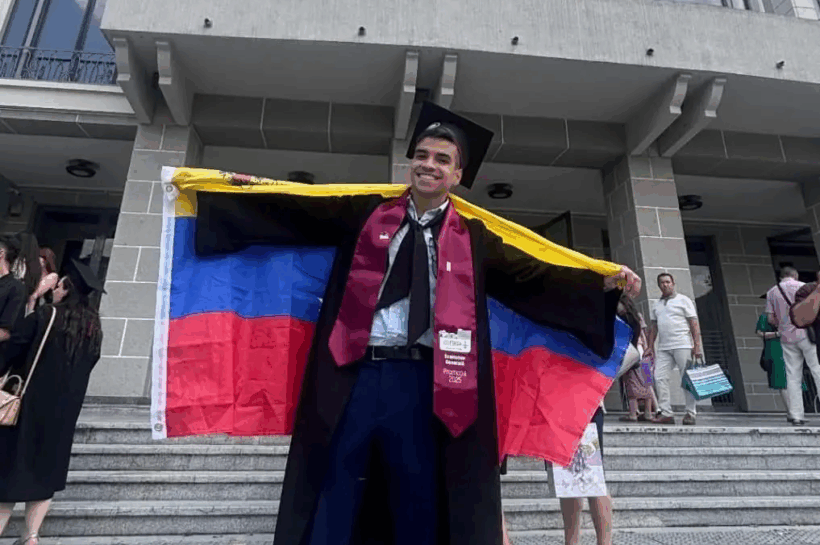 Venezolano Juan Pablo Barrios es el mejor graduando de prestigiosa universidad en Rumanía
