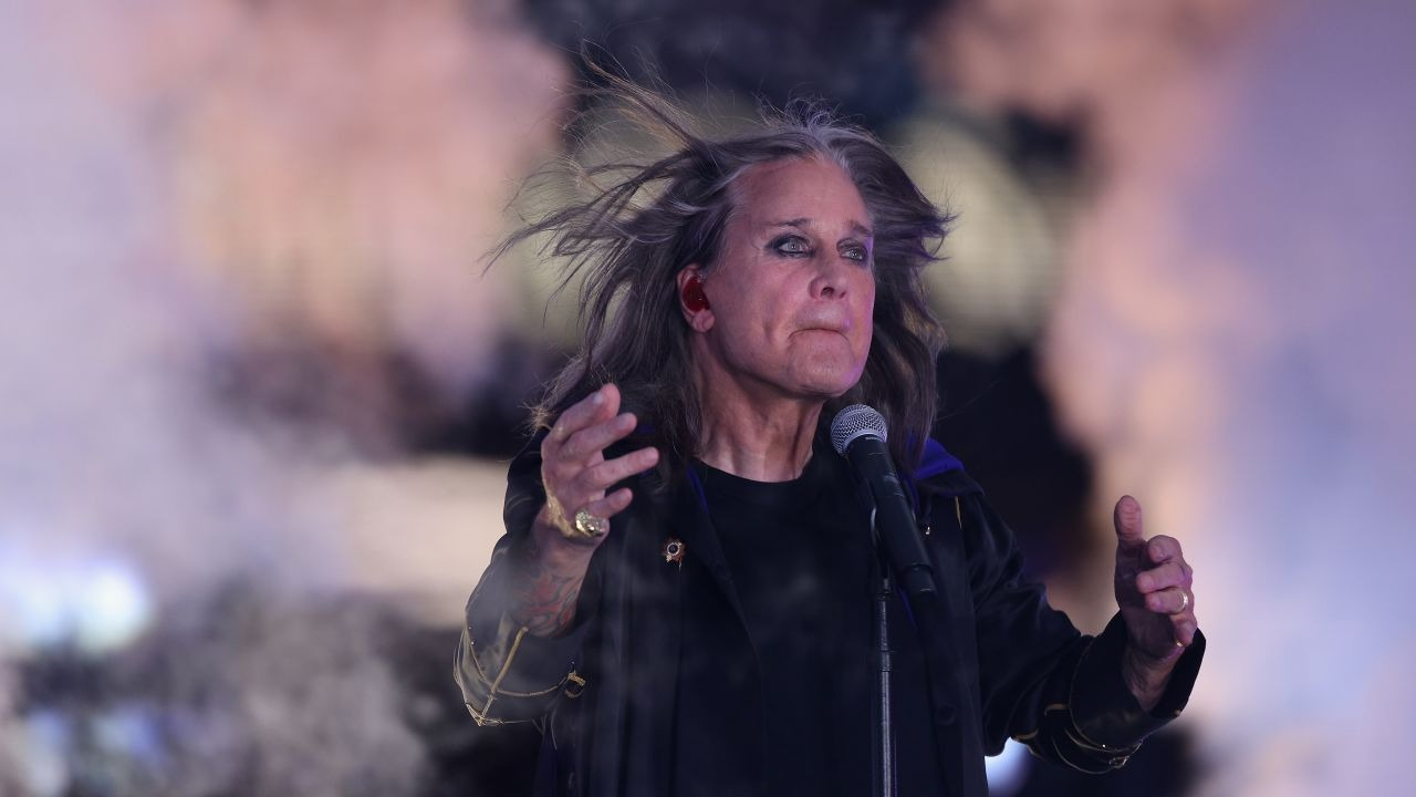 Ozzy Osbourne y la mordida que marcó la historia del rock: a 43 años del insólito episodio