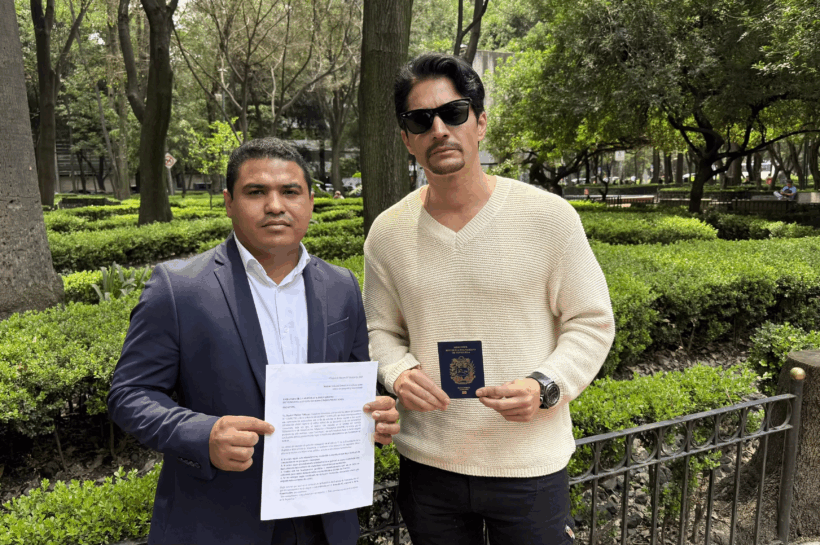 Daniel Elbittar denuncia sabotaje durante visita a embajada venezolana en México