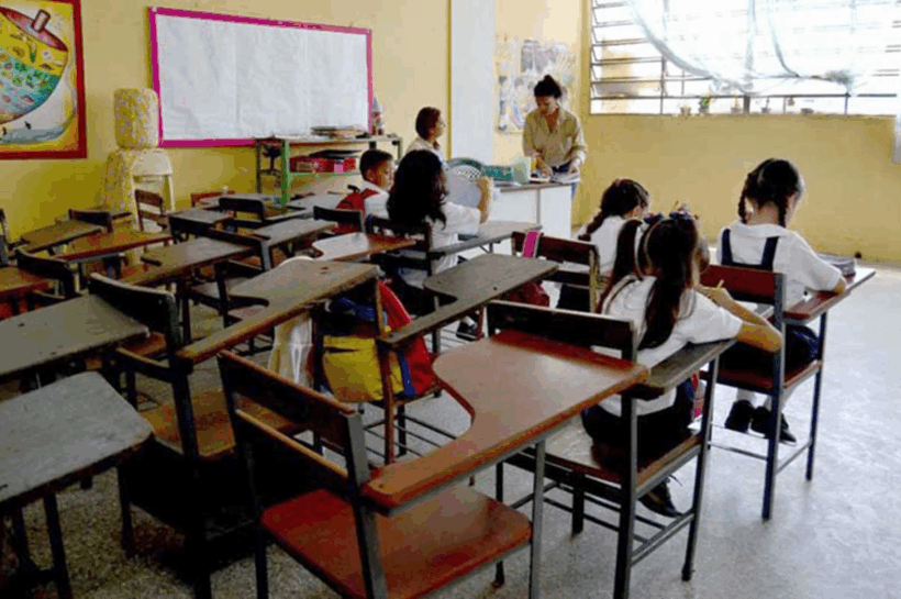 FVM exige cese de suspensiones y pago de bono vacacional a docentes venezolanos