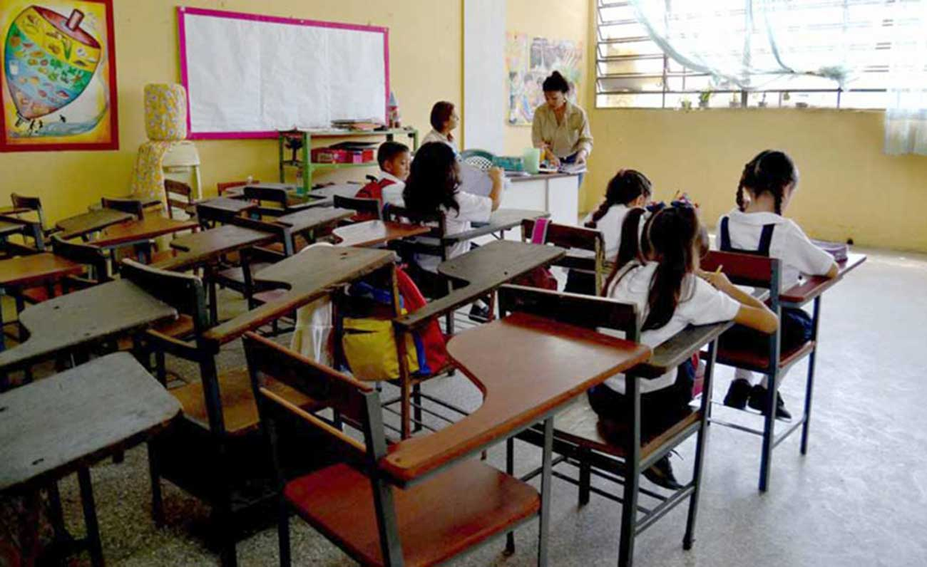 FVM exige cese de suspensiones y pago de bono vacacional a docentes venezolanos