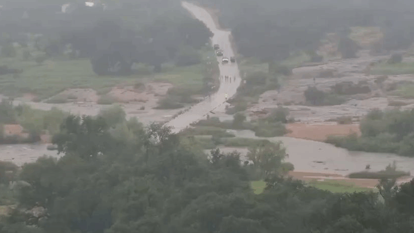 El agua lo cubrió todo en minutos: dramático video muestra la fuerza del río Llano en Texas